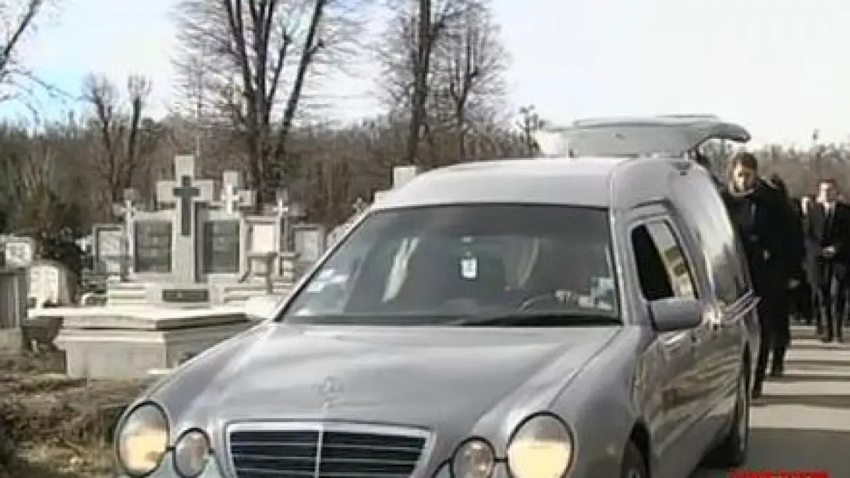presedintele klaus iohannis a participat la inmormantarea prietenului sau