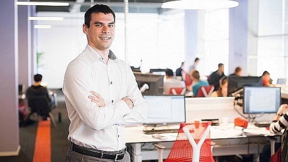 un tanar roman de 34 de ani doctor in informatica ales profesorul anului in olanda cum i a cucerit