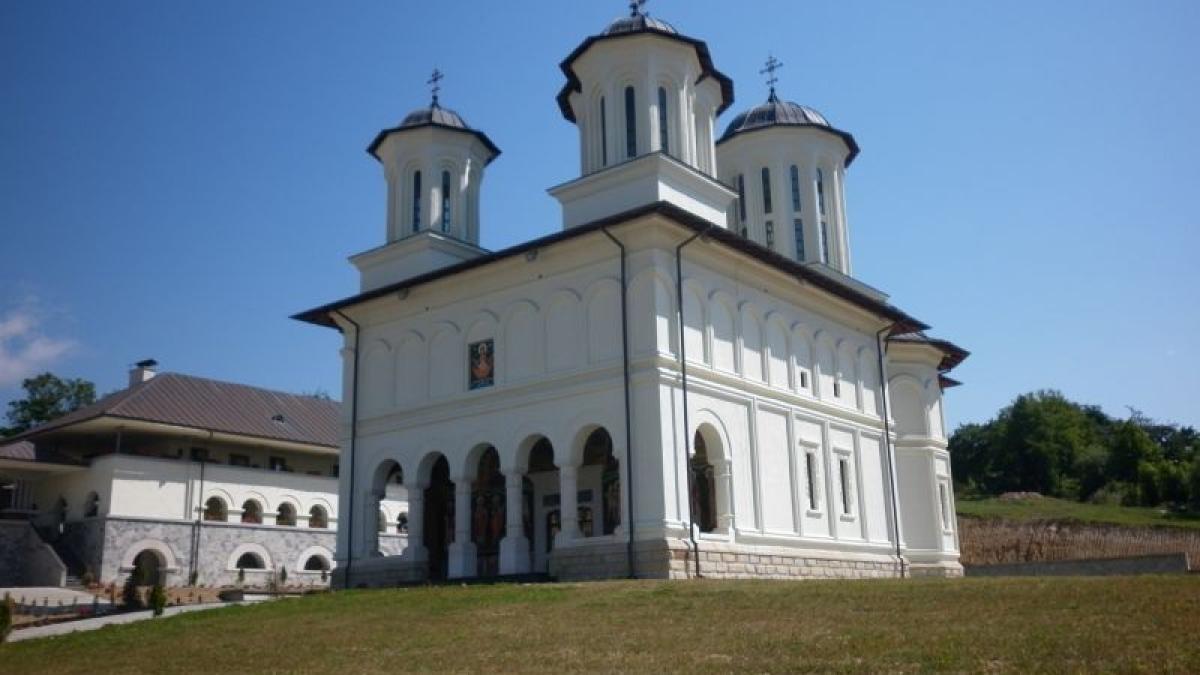 calugarite care refuza cardurile de sanatate din motive religioase