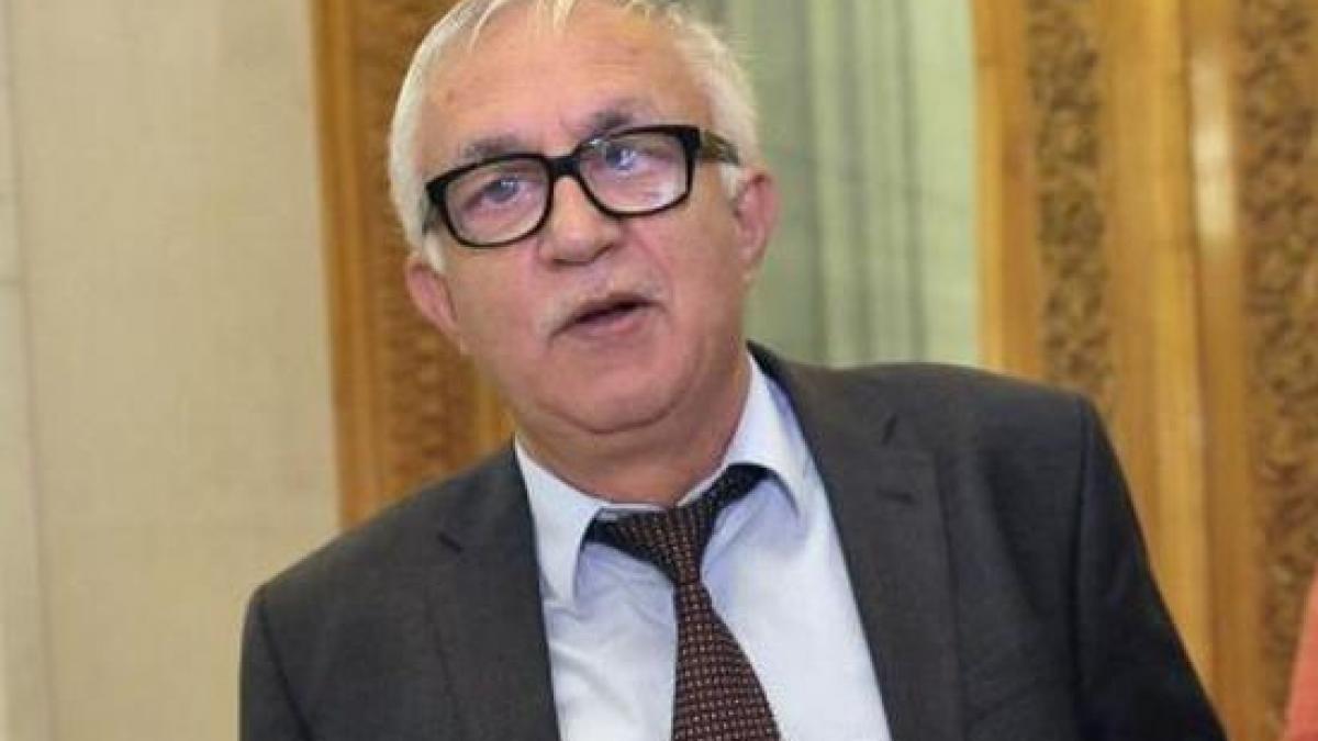 zegrean toni grebla nu isi da demisia daca as fi in situatia lui as putea sa va spun ce as face