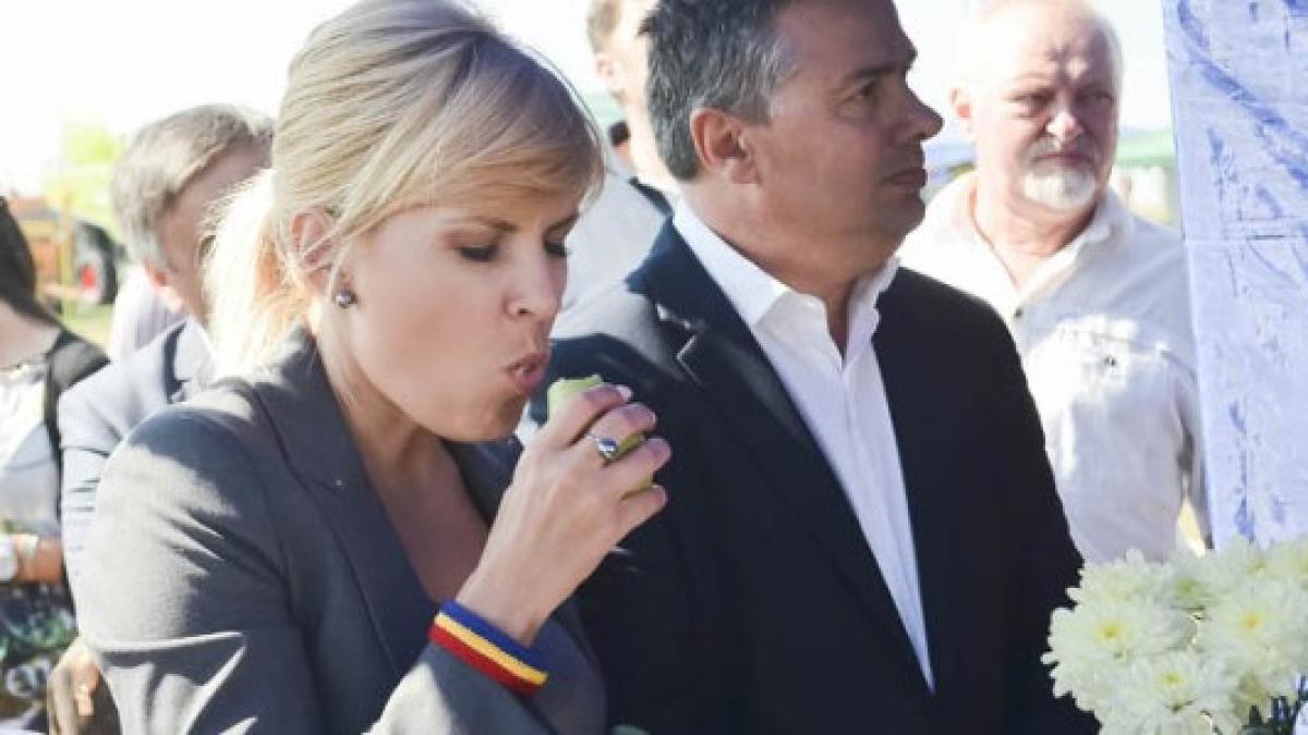 lenuta a facut din presedintele jucator un presedinte dansator cazul udrea in deutsche welle