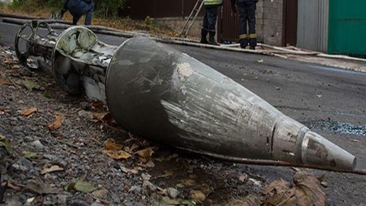 militarii ucrainieni ii bombardeaza pe separatisti cu rachete personalizate muriti mizeriilor video