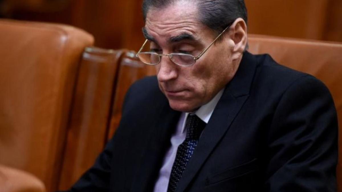petre roman si a pierdut mandatul de deputat
