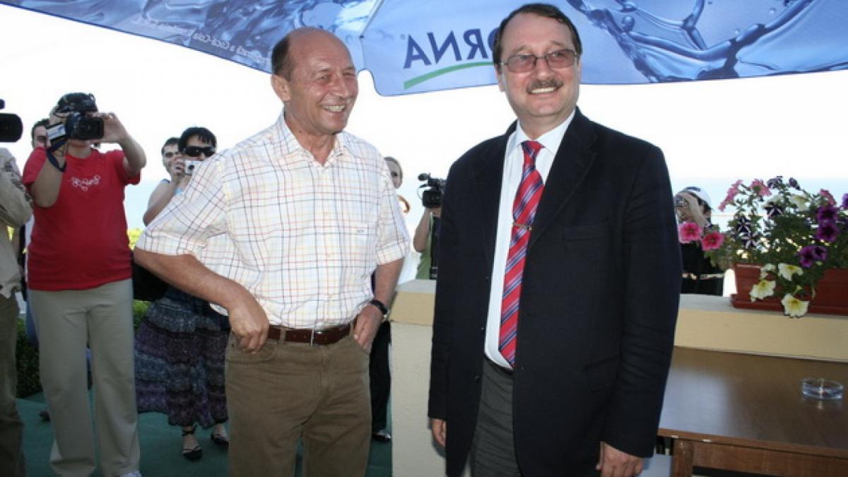 traian basescu aparatorul fratelui penal mircea a fost doar intermediarul spagii
