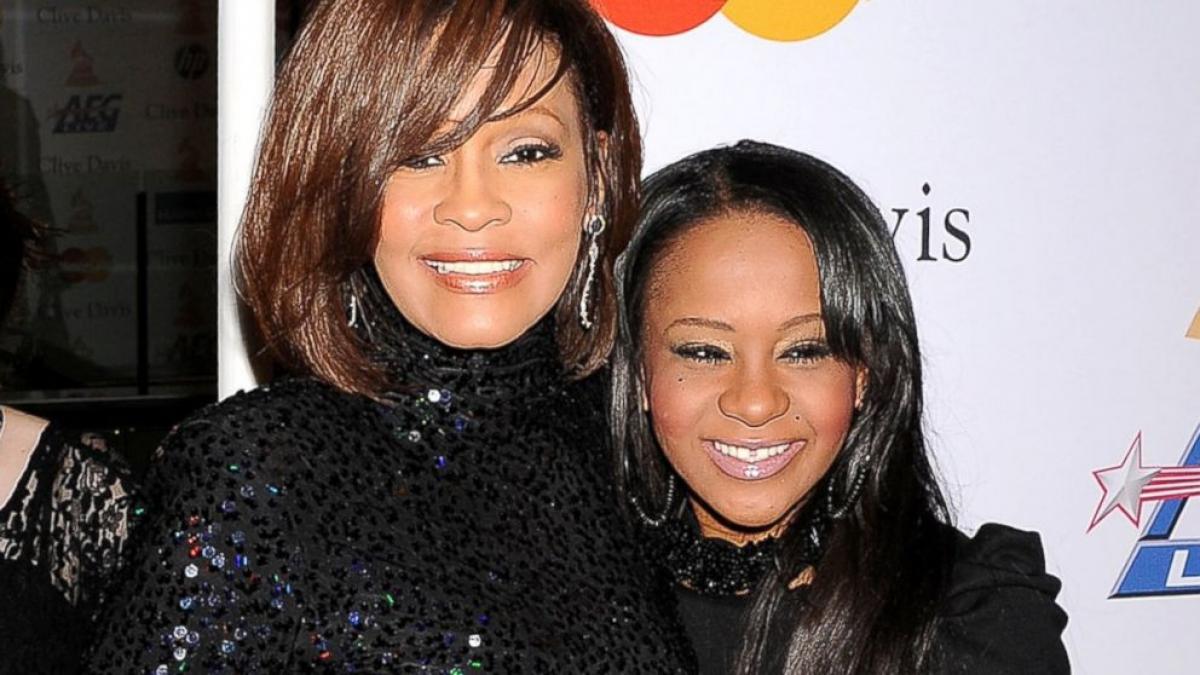 cronica unei morti anuntate bobbi kristina va muri la 11 februarie ca si mama ei whitney houston