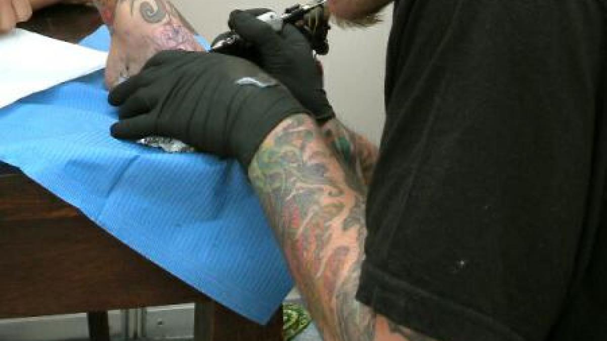 tatuajele infractorilor nu sunt intamplatoare ci au o semnificatie clara pentru lumea interlopa