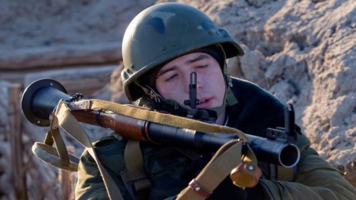 trupele ruse efectueaza manevre militare intr un poligon nefolosit din perioada sovietica