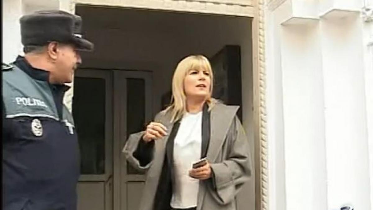 unde a dormit elena udrea azi noapte detaliul care o da de gol