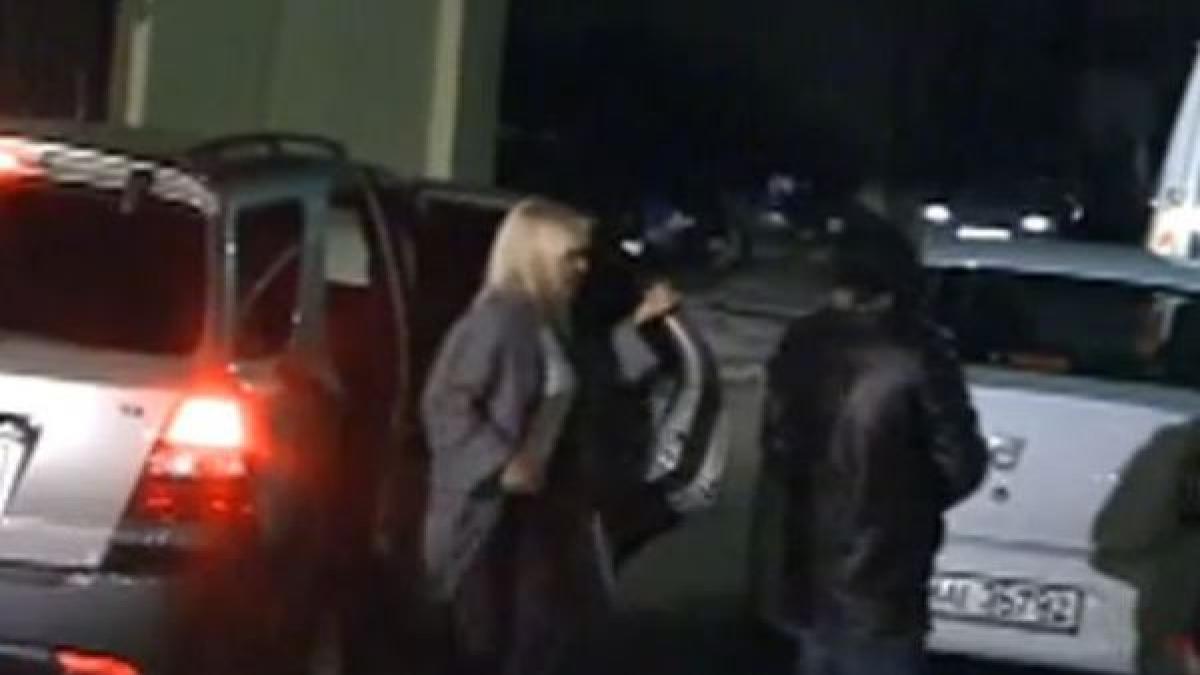 declaratia elenei udrea in timp ce iesea cu mainile n catuse din sediul dna ii poti pune catuse lui