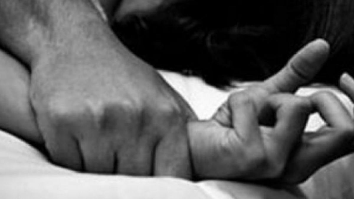 constanta o tanara sechestrata si violata de patru barbati a sarit de la etajul patru ca sa scape