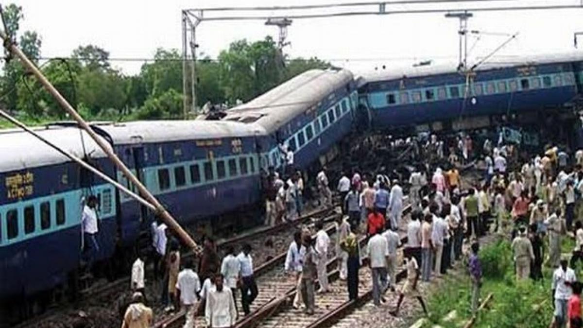 un tren expres a deraiat in india cel putin 10 oameni au murit