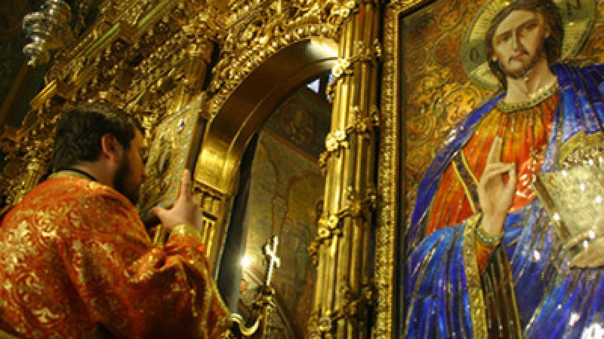 de necrezut ce a fost in stare sa faca un preot inainte de sambata mortilor m a dezbracat si m a