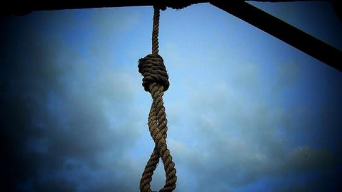 un roman s a spanzurat intr o inchisoare din italia era condamnat pe viata pentru crima