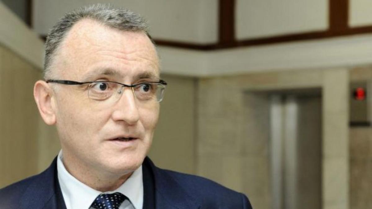 ministrul educatiei implicat intr un scandal de coruptie