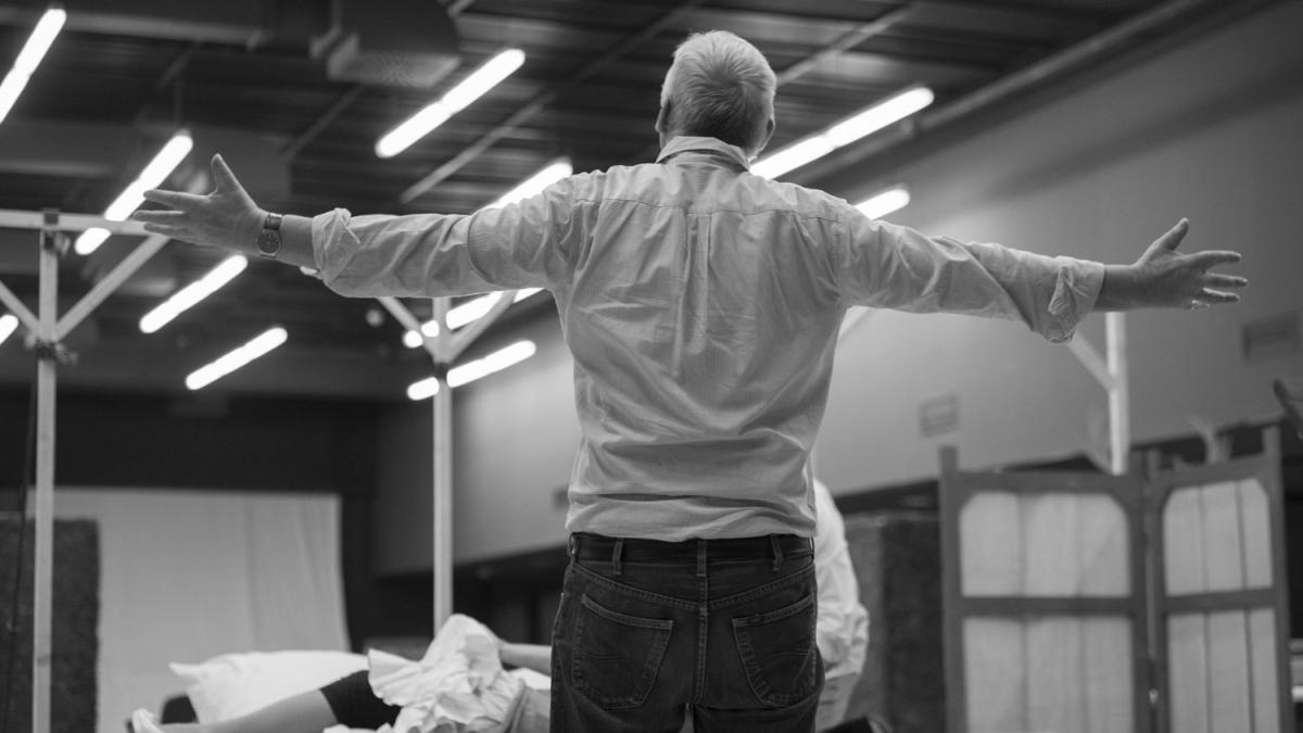 premiera la opera nationala bucuresti falstaff in regia lui graham vick unul dintre cel mai