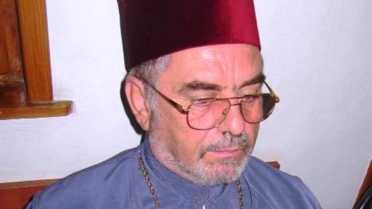 preotul care s a scaldat in bani a furat cinci milioane de lei din banii bor