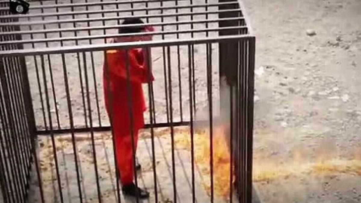 zeci de oameni au fost arsi de vii de membrii organizatiei teroriste stat islamic