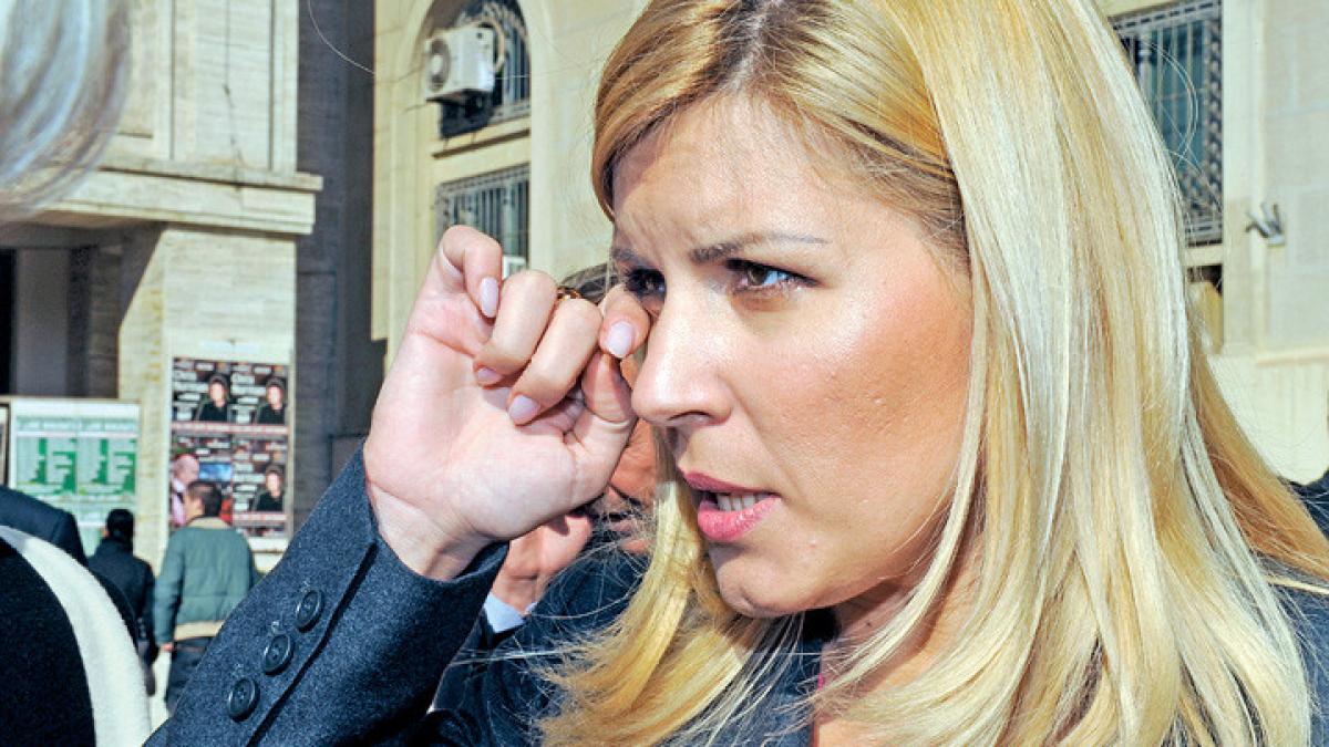 elena udrea se mai bucura pana luni de luxul casei sale ce i se va intampla la inceputul saptamanii