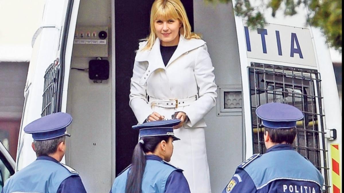 obraznicia elenei udrea este fara margini ce reactie a avut dupa ce a trimis sms uri unor