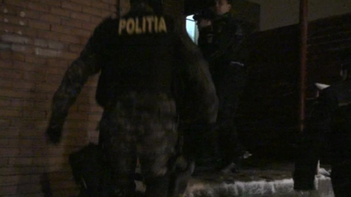 scene extrem de violente in parcarea unui mall din timisoara mai multi interlopi s au luat la