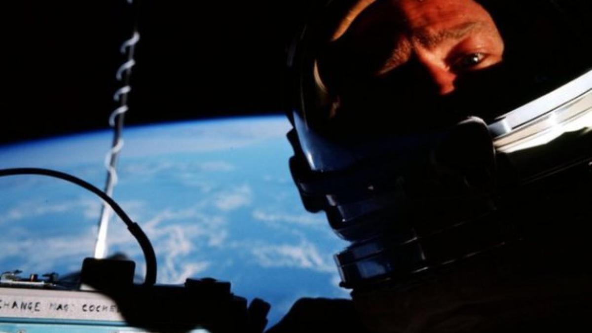 primul selfie facut in spatiu va fi scos la vanzare