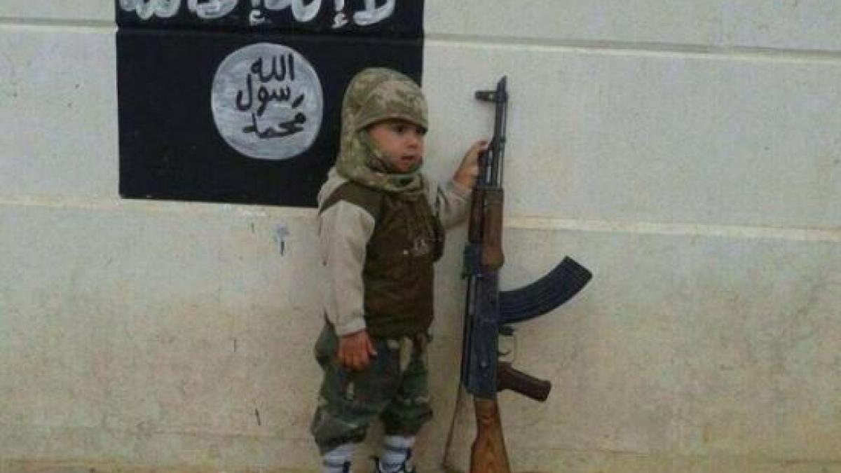 reteaua stat islamic antreneaza copii de cinci ani viitoarea generatie de combatanti islamisti