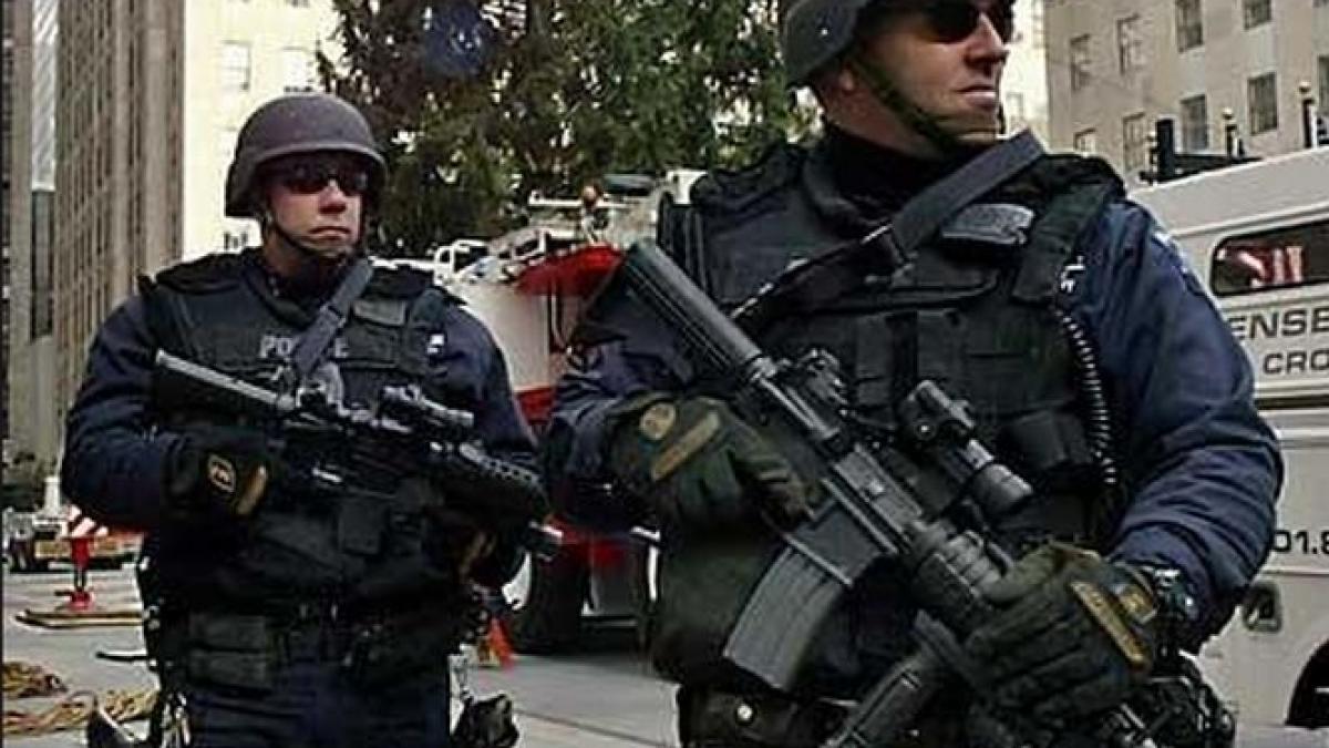 trei islamisti care voiau sa deturneze un avion de pasageri au fost arestati in sua