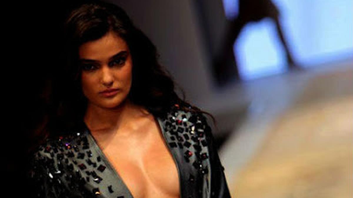 fata aceasta extrem de frumoasa va fi aruncata in inchisoare ce a scris pe instagram despre