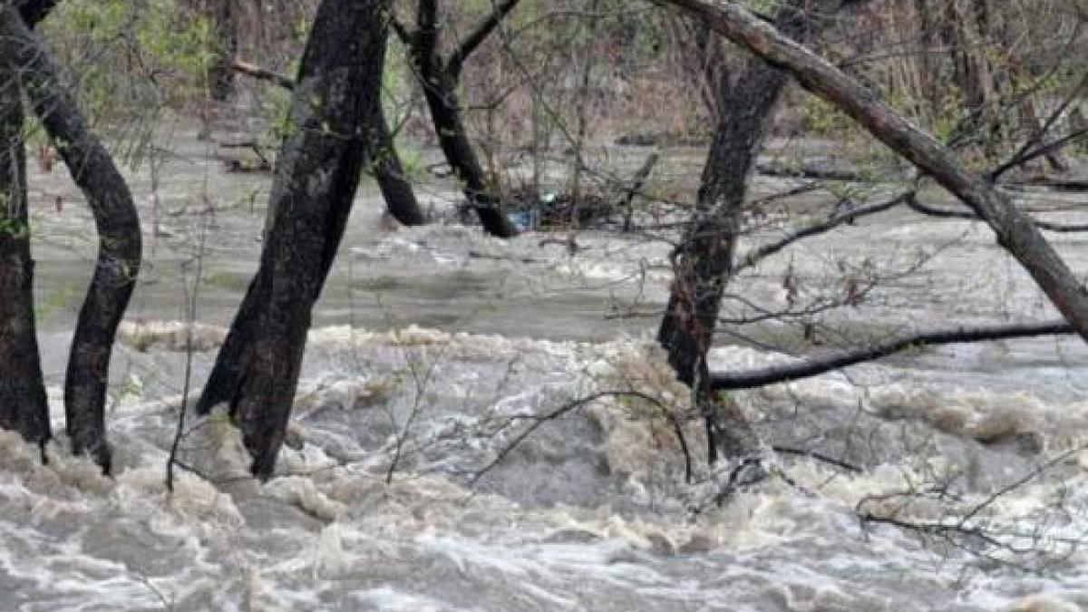 avertizare cod galben de inundatii pe rauri din cinci judete