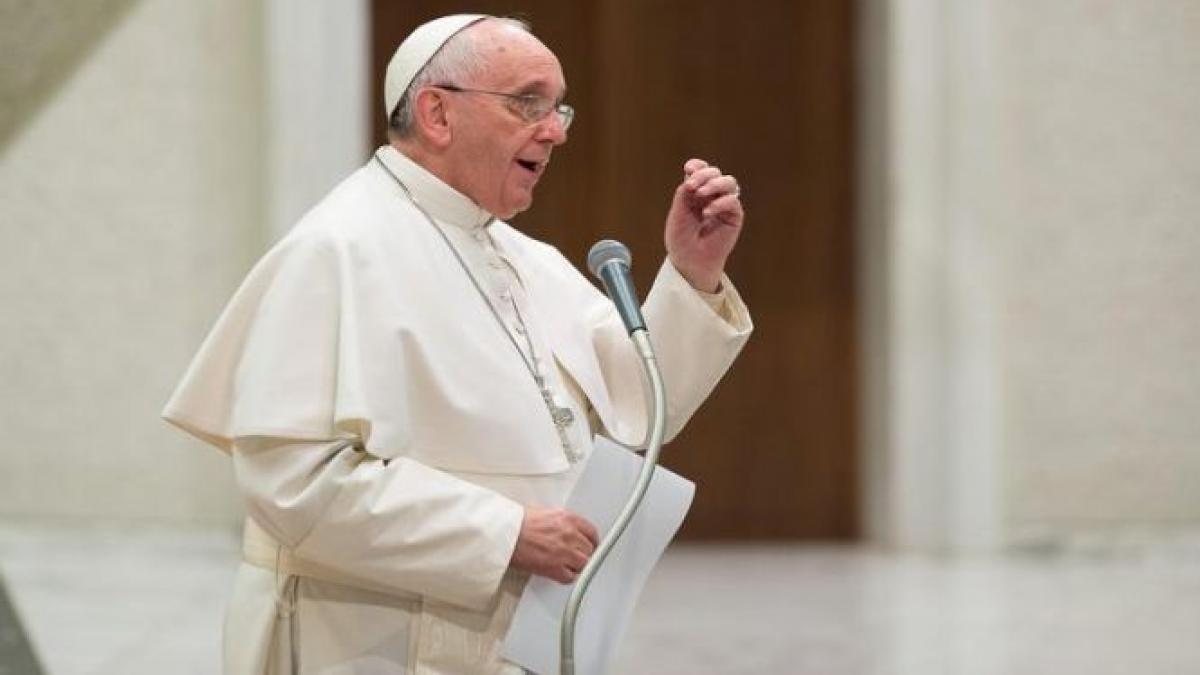 papa francisc uitati va la propriile greseli inainte sa dati vina pe ceilalti