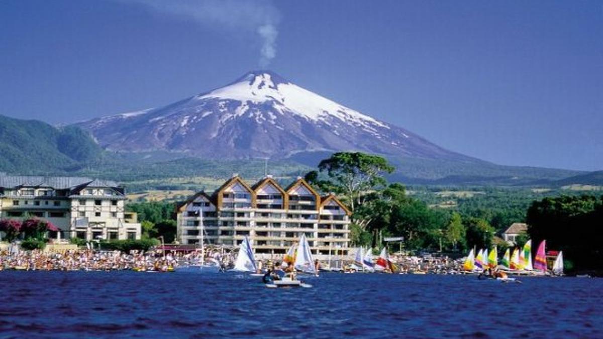 eruptia unui vulcan din chile a determinat evacuarea de urgenta a 3000 de persoane