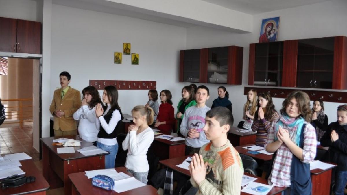 ministrul educatiei a anuntat cati elevi au depus cereri pentru a studia religia