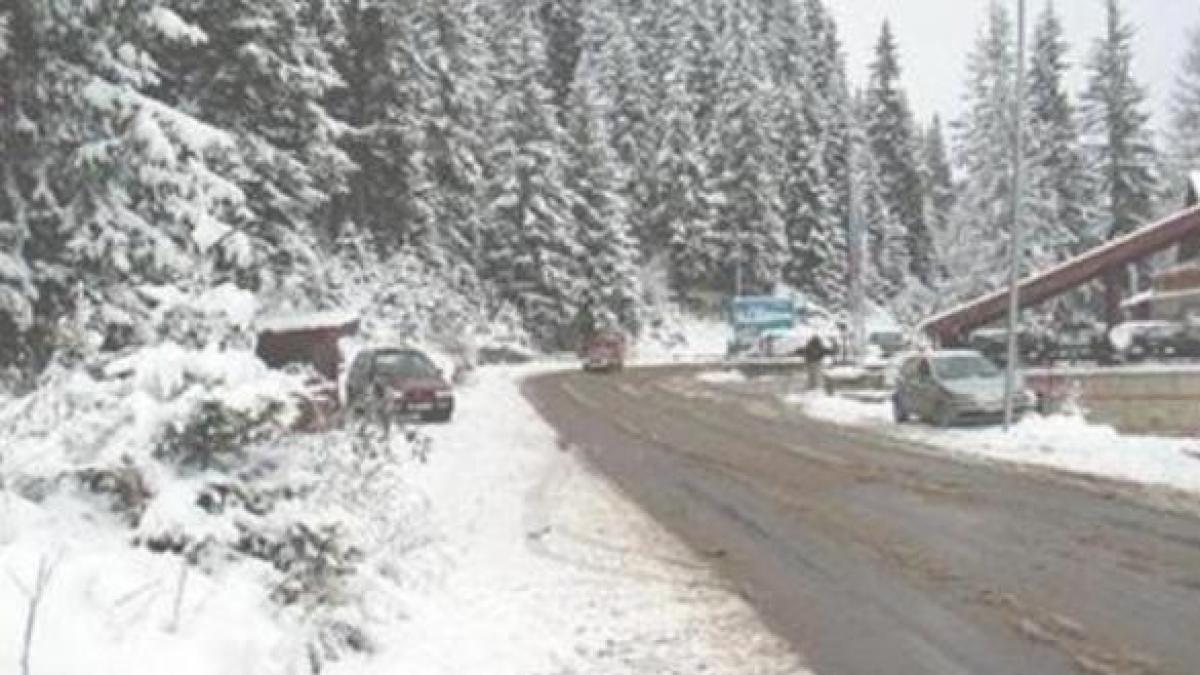 cod rosu de zapada si vant puternic turistii atentionati sa evite zonele afectate