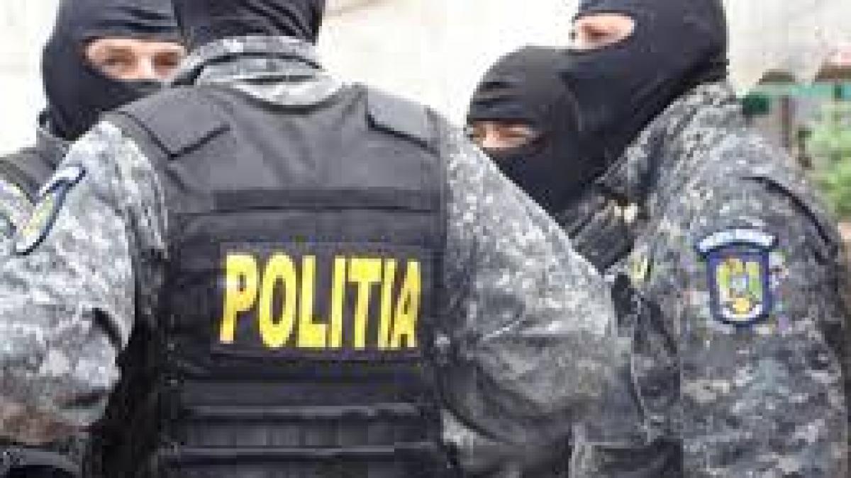 perchezitii la doua grupari care se ocupa cu furtul de produse petroliere 28 de persoane asteptate