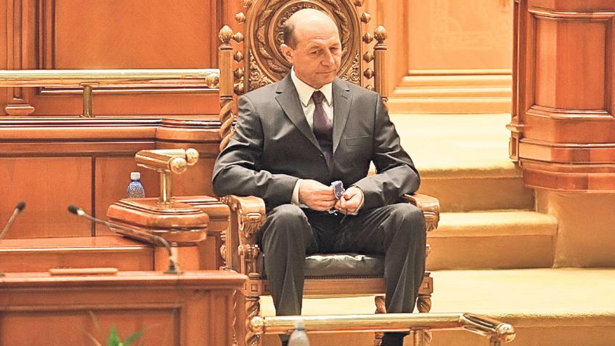 the new york times despre regimul basescu se simtea pe strazi o domnie legala a terorii