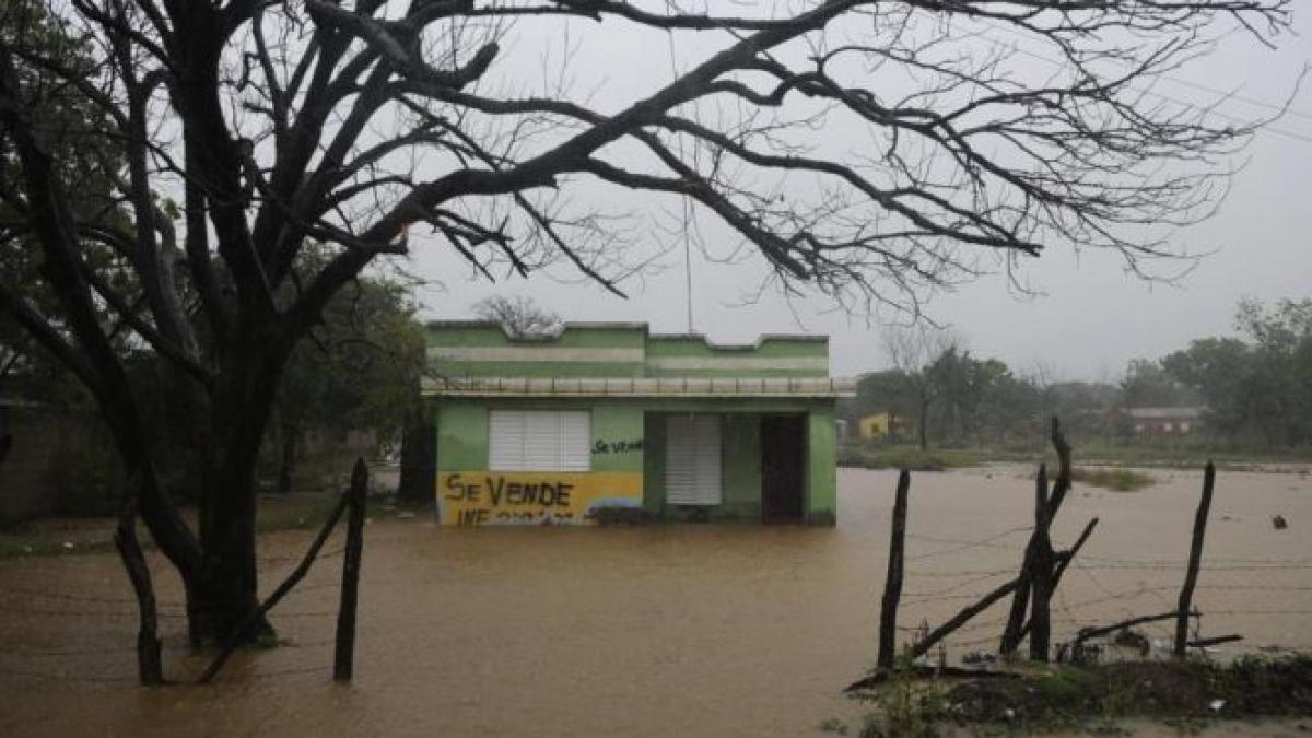 furtuni si vant puternic cu viteza de 209 km pe ora in italia doi morti si zeci de raniti