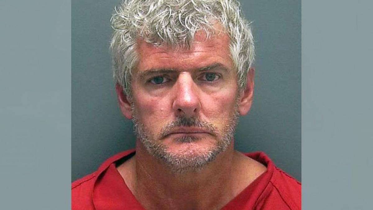 un american s a deplasat pana la avocatul sau cu un cadavru in masina