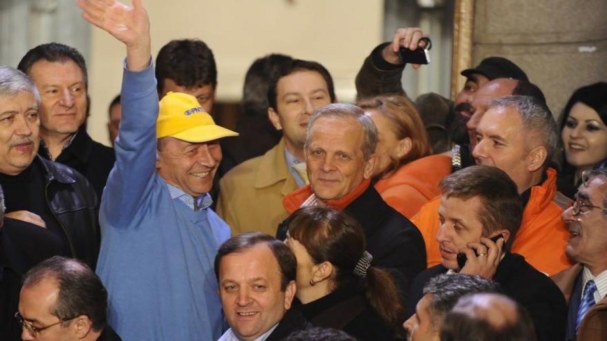 q a traian basescu la un pas de inchisoare pentru campania din 2009 doi denuntatori au vorbit