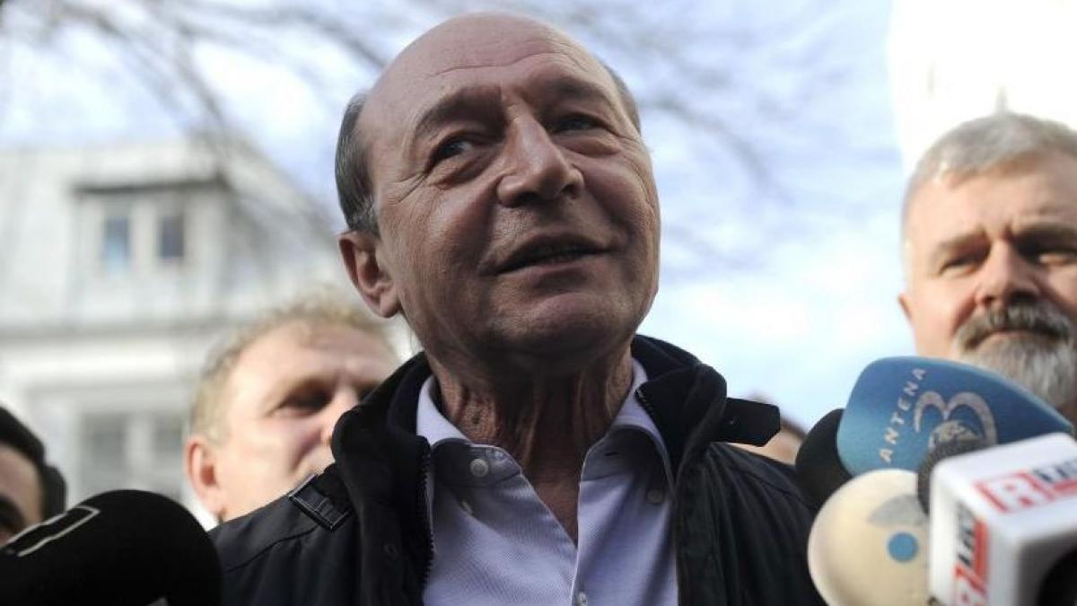 100 de minute probleme penale pentru mai toti membrii familiei basescu