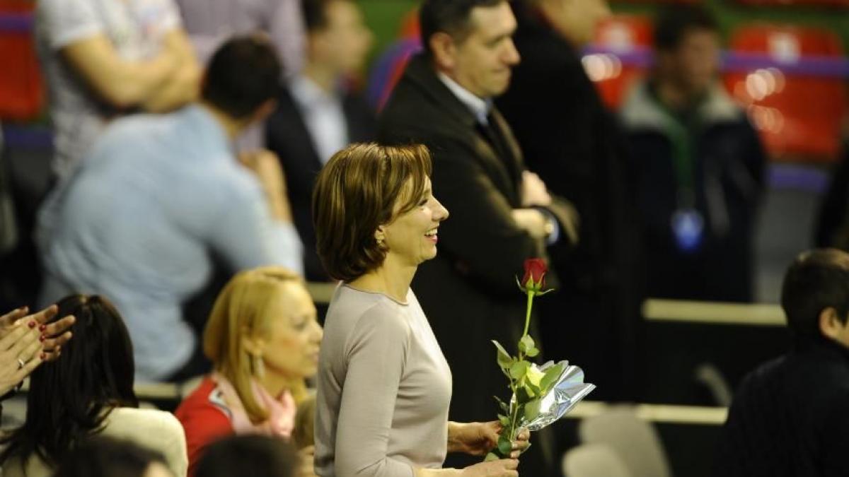 institutia primei doamne a romaniei subiect propus spre dezbatere de liberalul ovidiu raetchi