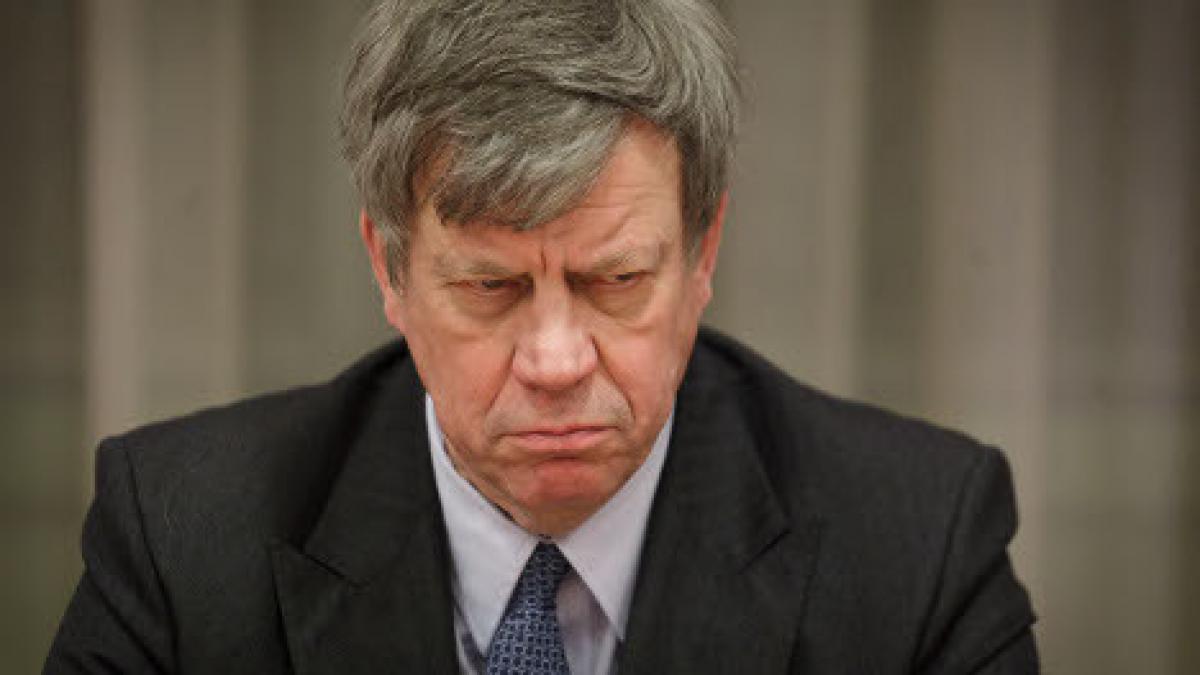 ministrul justitiei acord cu un traficant de droguri oficialul a fost fortat sa isi dea demisia