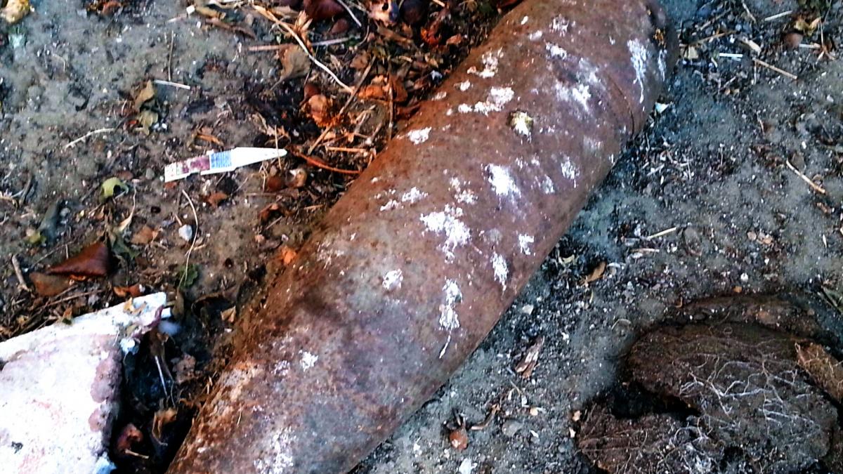 inconstienta i ar fi putut omori familia a adus acasa sase bombe de artilerie gasite pe camp pentru