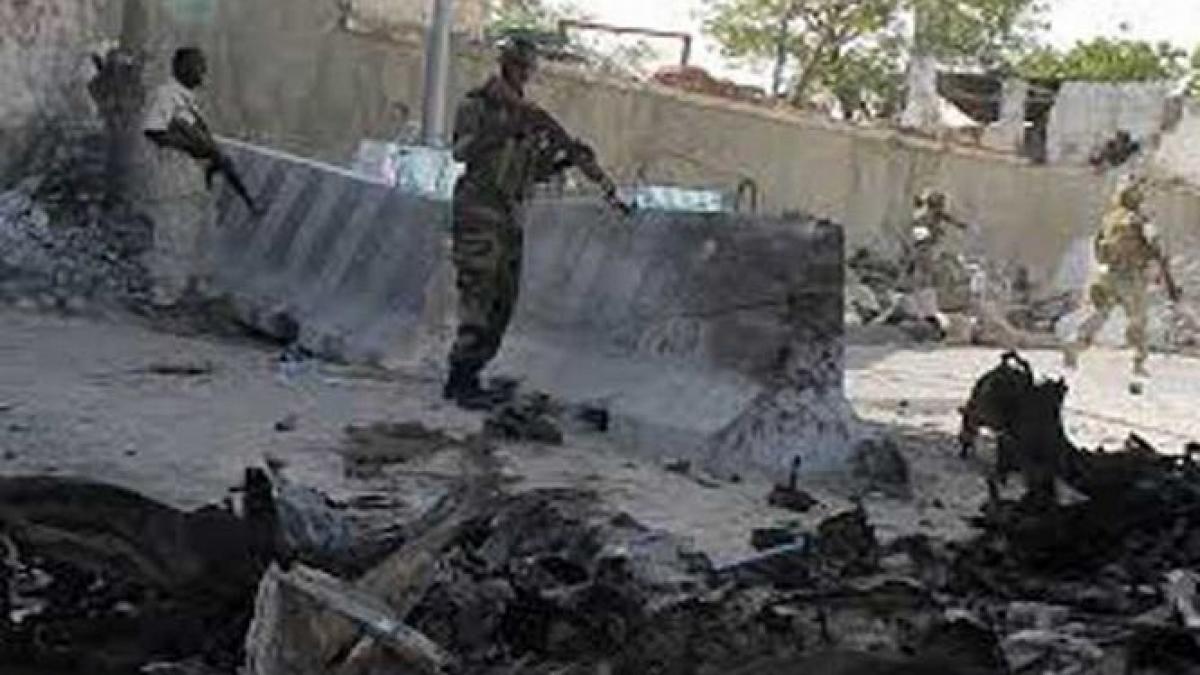 islamistii al shabaab au luat cu asalt sediul administratiei locale dintr un oras somalez