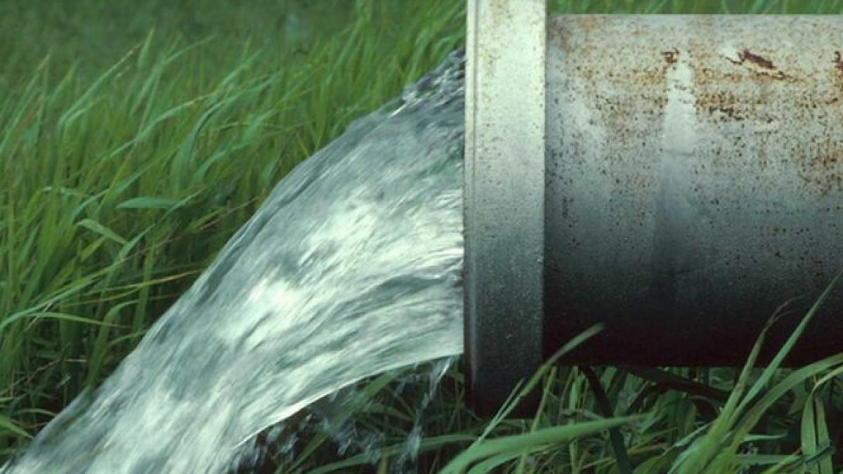 la robinetele locuitorilor din gaesti curge apa cu detergent