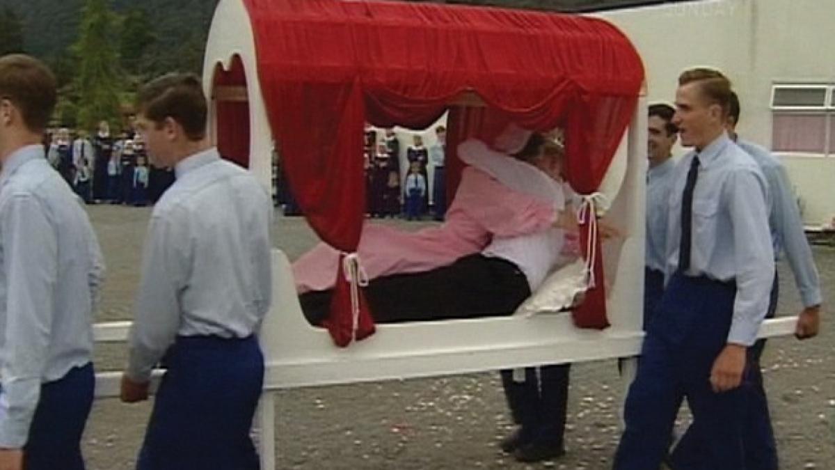 scapati din infern secta care le obliga pe femei sa nasca si cate 20 de copii si unde nimeni nu are