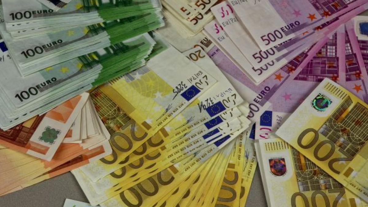 1 miliard euro plata pentru jaful din regimul basescu