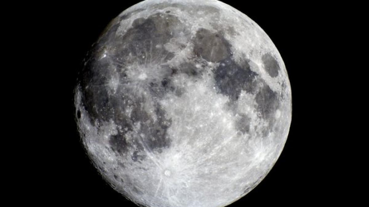 amelia earhart a ajuns pe luna un crater nou descoperit pe satelitul pamantului a primit numele