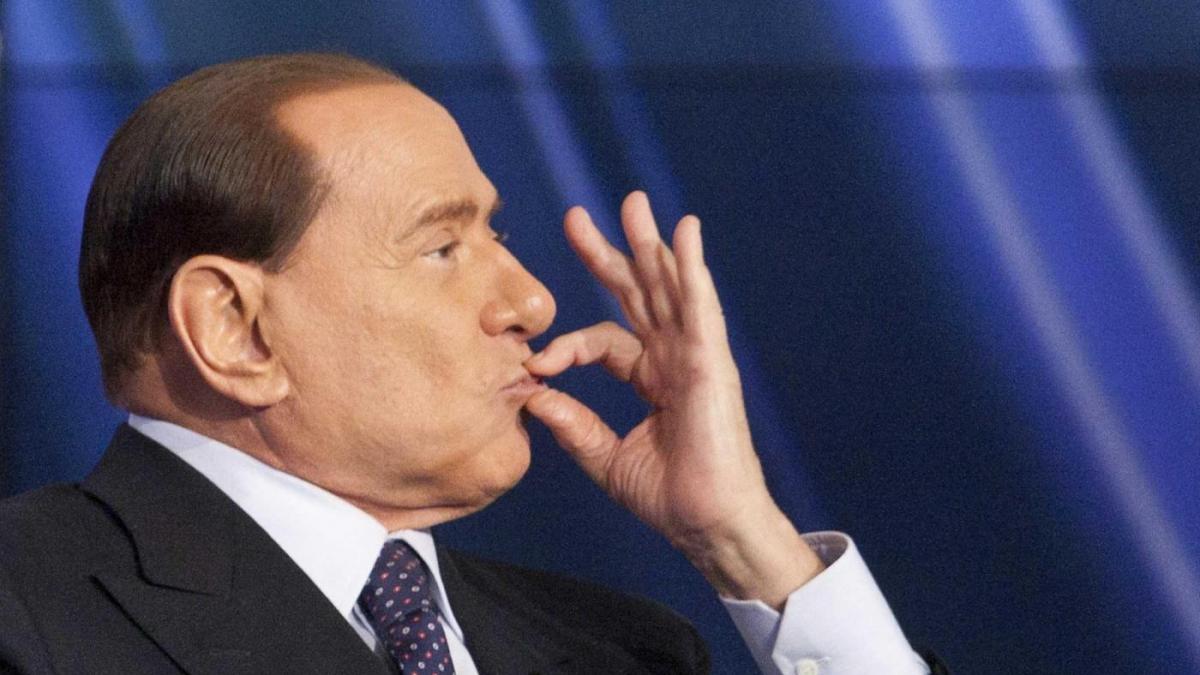silvio berlusconi platea din altruism tinerele participante la petrecerile lui