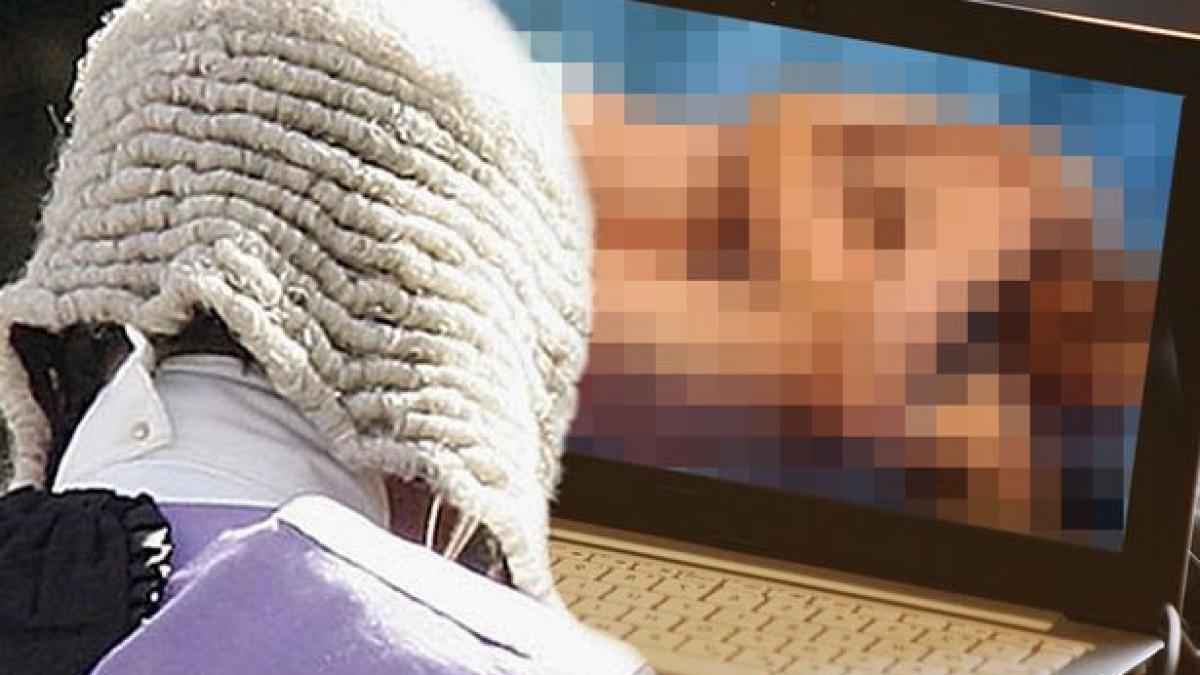 cum au fost prinsi trei judecatori in birourile lor au fost destituiti imediat din functii