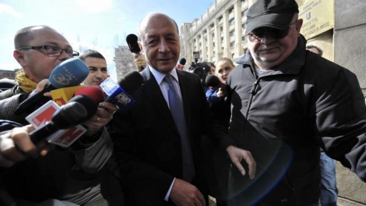 traian basescu va reveni luni la parchetul general audierea va avea loc la ora 10 00